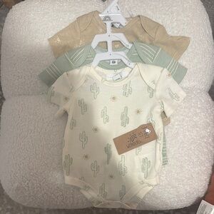 Wonder Nation Cactus Print Baby Onesie Set - Cream and Green